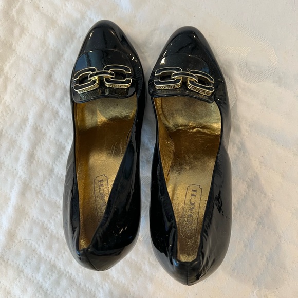 COACH women’s patent leather heels, enamel detail logo - Picture 2 of 4